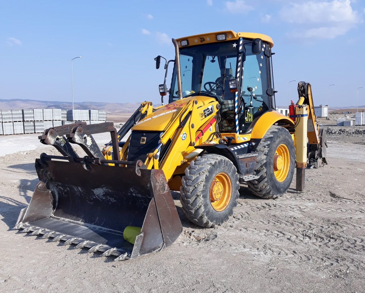 Hafriyat,Hafriyat çalışmaları,Temel kazısı,Kanalizasyon altyapı,Doğalgaz altyapı,Su altyapı,Elektrik altyapı,PTT altyapı,Beton kırma, asfalt kesme ,Altyapı hizmetleri,Üstyapı hizmetleri,Kazı dolgu işleri,Altyapı projeleri,Şantiye hizmetleri, ankara kiralik kepçe, kırıcılı kepçe, kepçe kiralama hizmetleri, kiralık jcb, çevre düzenleme ve peyzaj, kepçe jcb kiralama, malıköy kiralık kepçe, sincan kiralık kepçe, temelli kiralık kepçe